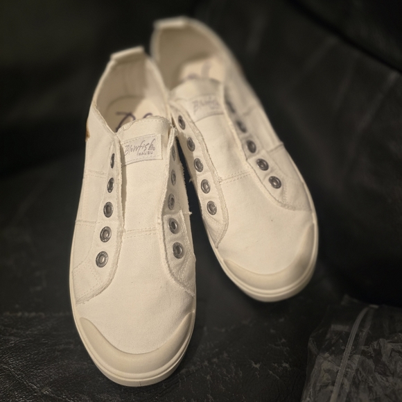 NWT blowfish sneakers - Picture 3 of 4